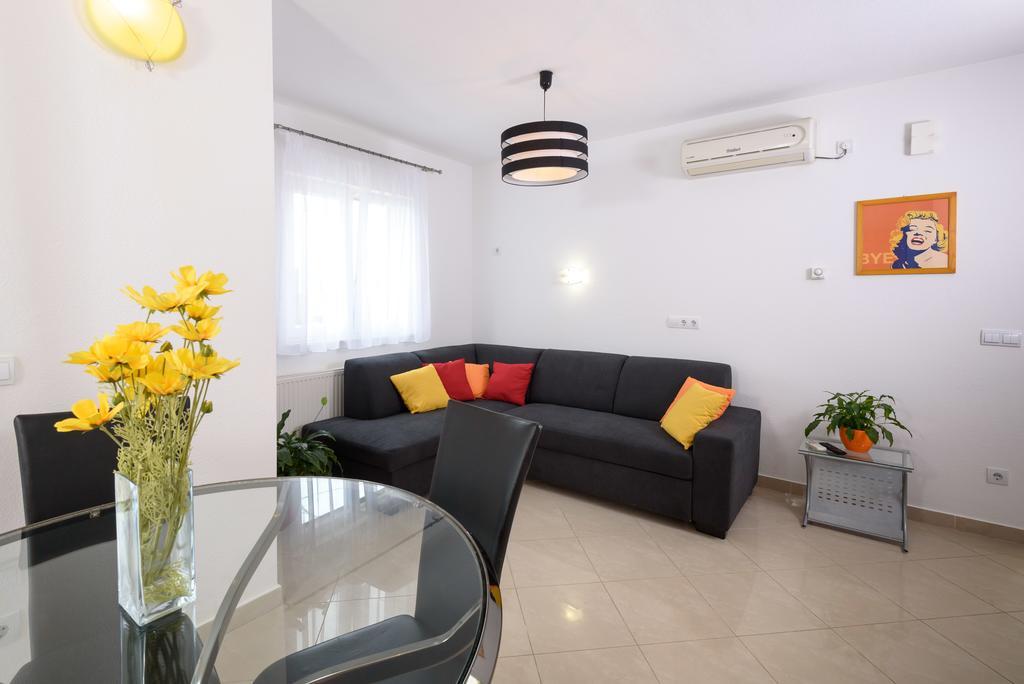 Apartments Salona Trogir Ngoại thất bức ảnh