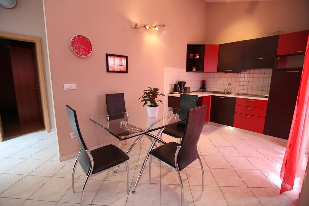 Apartments Salona Trogir Ngoại thất bức ảnh